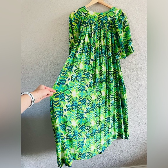 Go Softly Vibrant Green Button From Patio House Dress - Picture 12 of 15